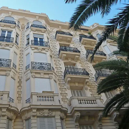 Gloria Mansion *